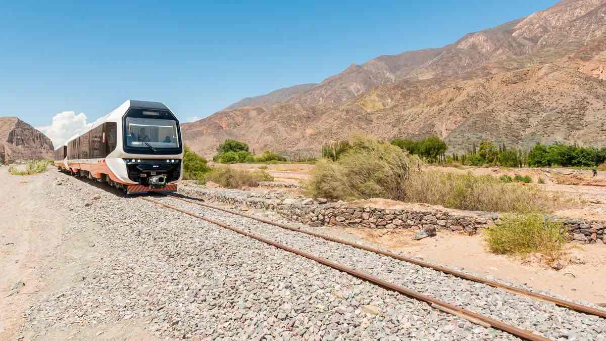 Tren Solar de Jujuy, el tren panorámico único en América latina que recorrerá vías con 30 años de inactividad.

ecoinventos.com/tren-solar-de-…