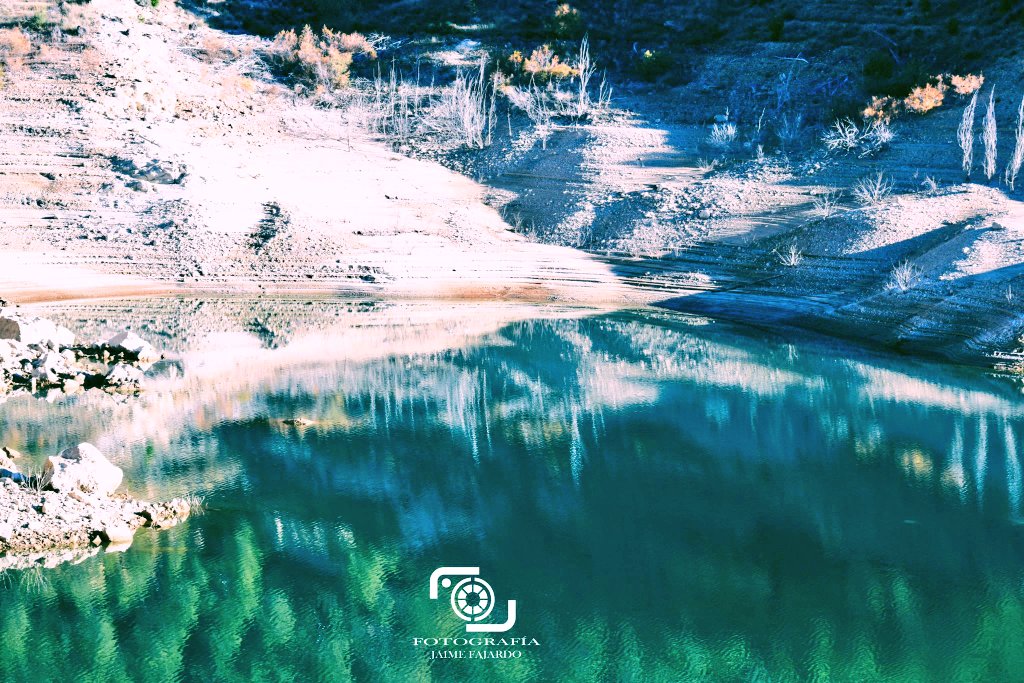 MeteoHellin's tweet photo. 💧🪫El Embalse de la Fuensanta (Yeste), al 8,8% de su capacidad y sin precipitaciones a la vista. 😥Ojalá no tuviéramos que ver imágenes como esta...#SierraDelSegura #Albacete #meteoAB

© Jaime Fajardo https://t.co/VJKmloobsK