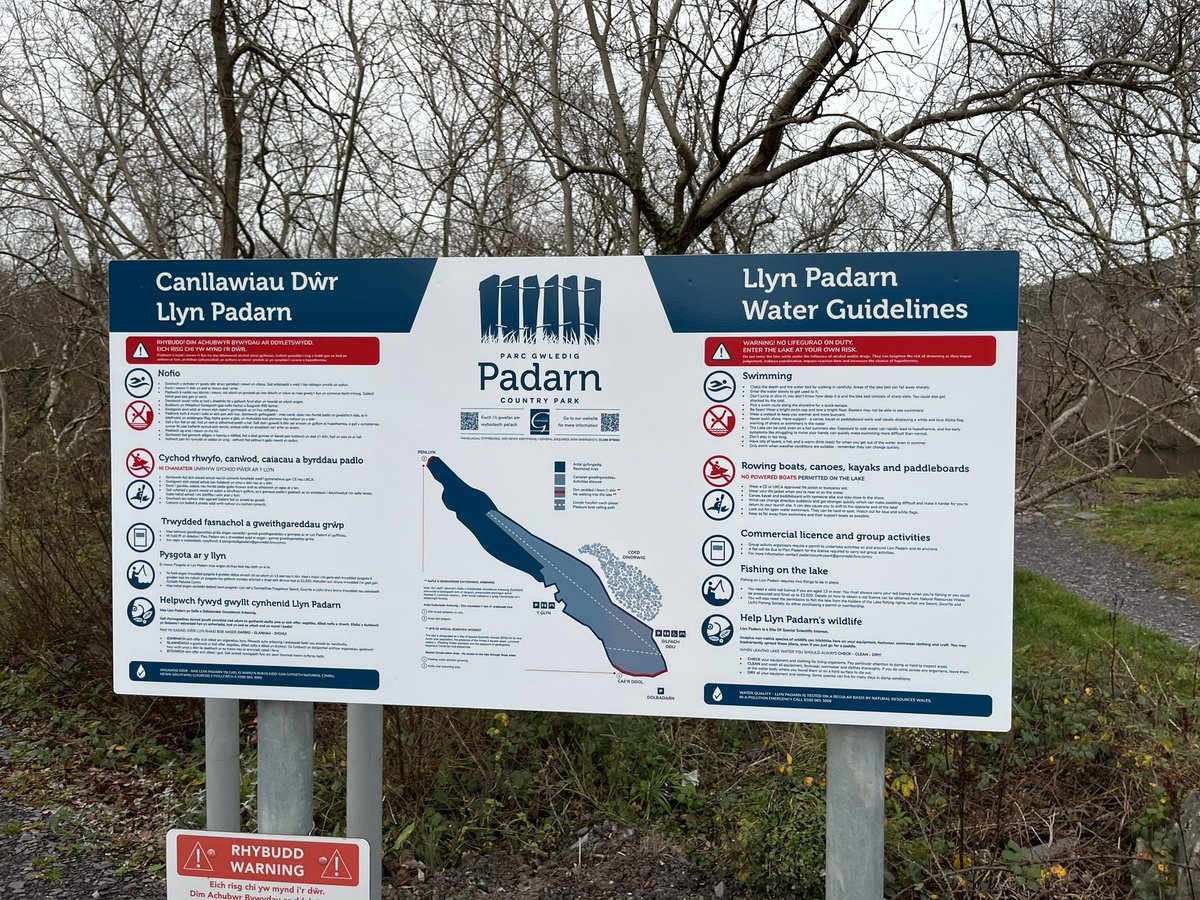 They listened, actually listened! Diolch yn fawr iawn @CyngorGwynedd for your signage highlighting Floating Water Plantain (Luronium natans) in #LlynPadarn. (Sign spotted post #Boxingday dip)