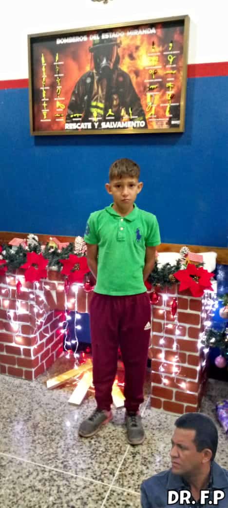 MaquinaDelAire's tweet image. Se llama Daniel González y se encuentra en la Estación de bomberos en San Antonio y se encuentra desubicado. Pasar mensaje a ver si aparece su familia SERVICIO PUBLICO