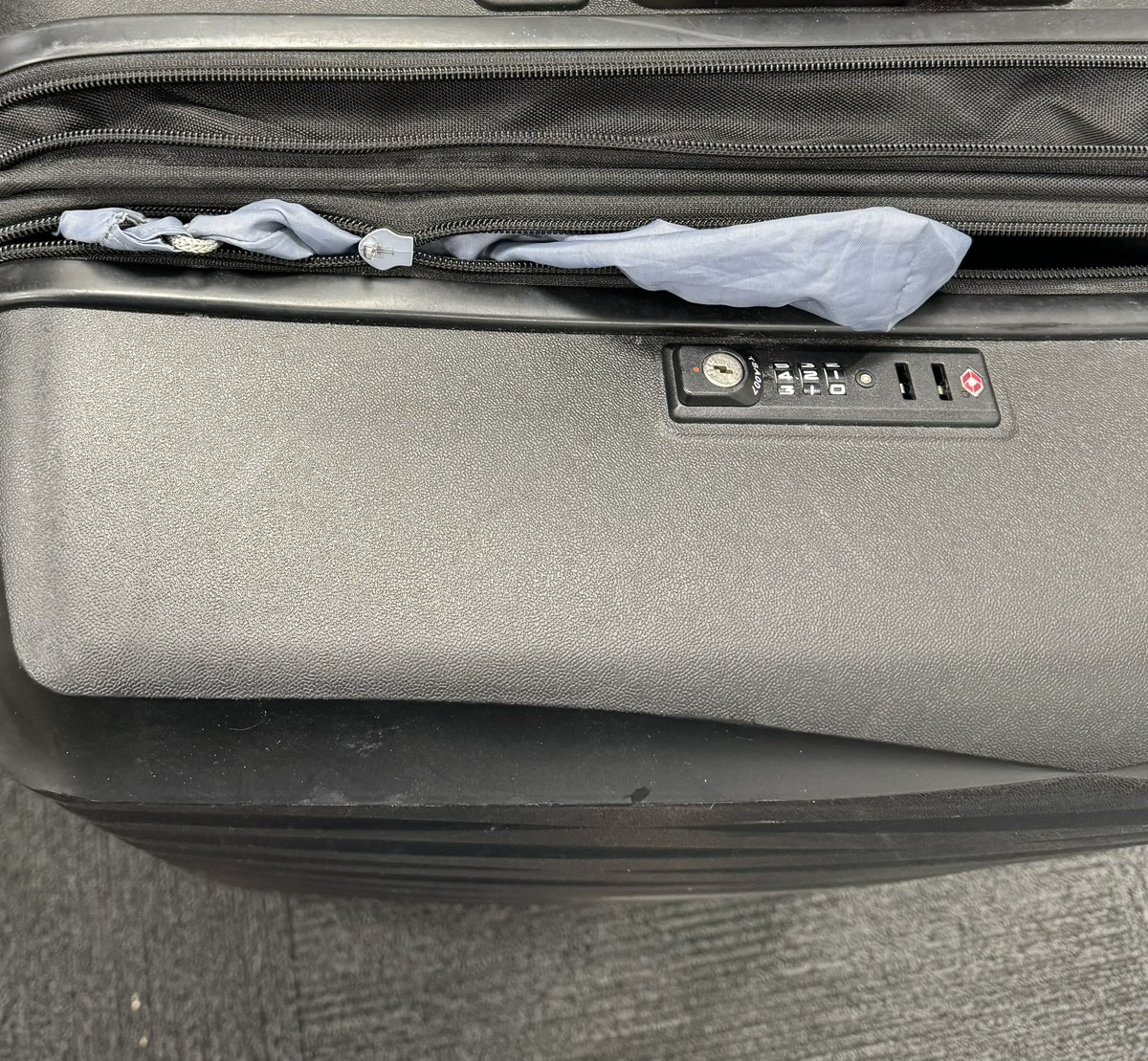 _BurnTheBook's tweet photo. @Delta thanks for an awesome night of holiday travel. Heldfor 40 mins at BNA airport deciding whether or not to let the woman who puked off the plane to miss our next by 5 mins. Not only did we not get our bags while you sent us to flea ridden hotel, we got them back today broken https://t.co/CPas4yR7ih