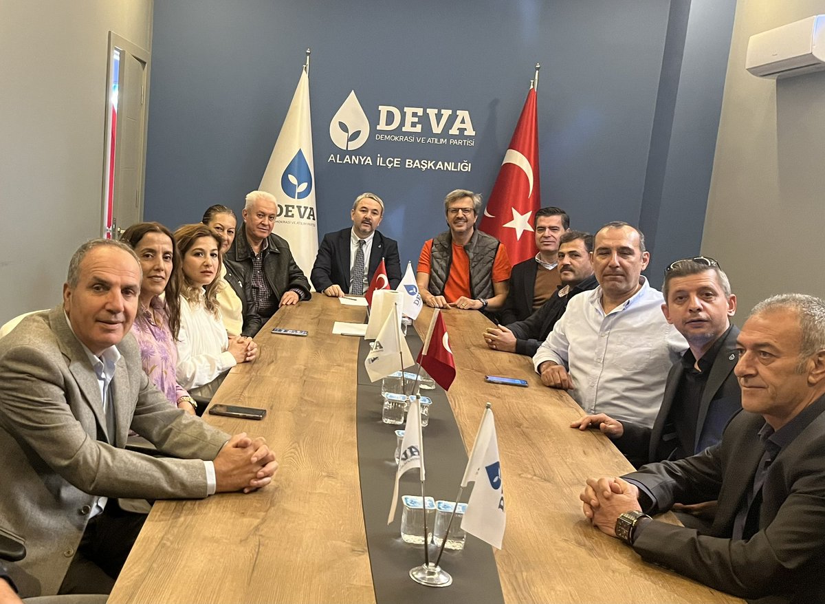 deva_alanya's tweet photo. Deva Partisi Alanya İlçe Başkanı Umut Özkan ve yönetim kurulu olarak Zafer Partisi Alanya Belediye Başkan Adayı Sn. Dr. Tahsin Biner beyi ve ekibini teşkilatımızda ağırladık, Alanya’nın geleceği hakkında konuştuk, başarılar diledik. https://t.co/JTZpLDWL7x