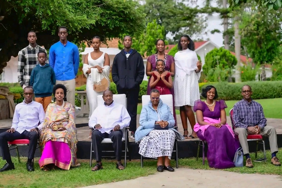 stellah_african's tweet photo. Mr @KagutaMuseveni as you love to celebrate great days like Christmas with your loved ones , also these p'ple like #Olivia Lutaaya,Joh Bosco #Kibalama,Ddamukila & others they want to celebrate great days with their loved ones too. Where are our people? #BringBackOurPeople https://t.co/unPhImpwL9