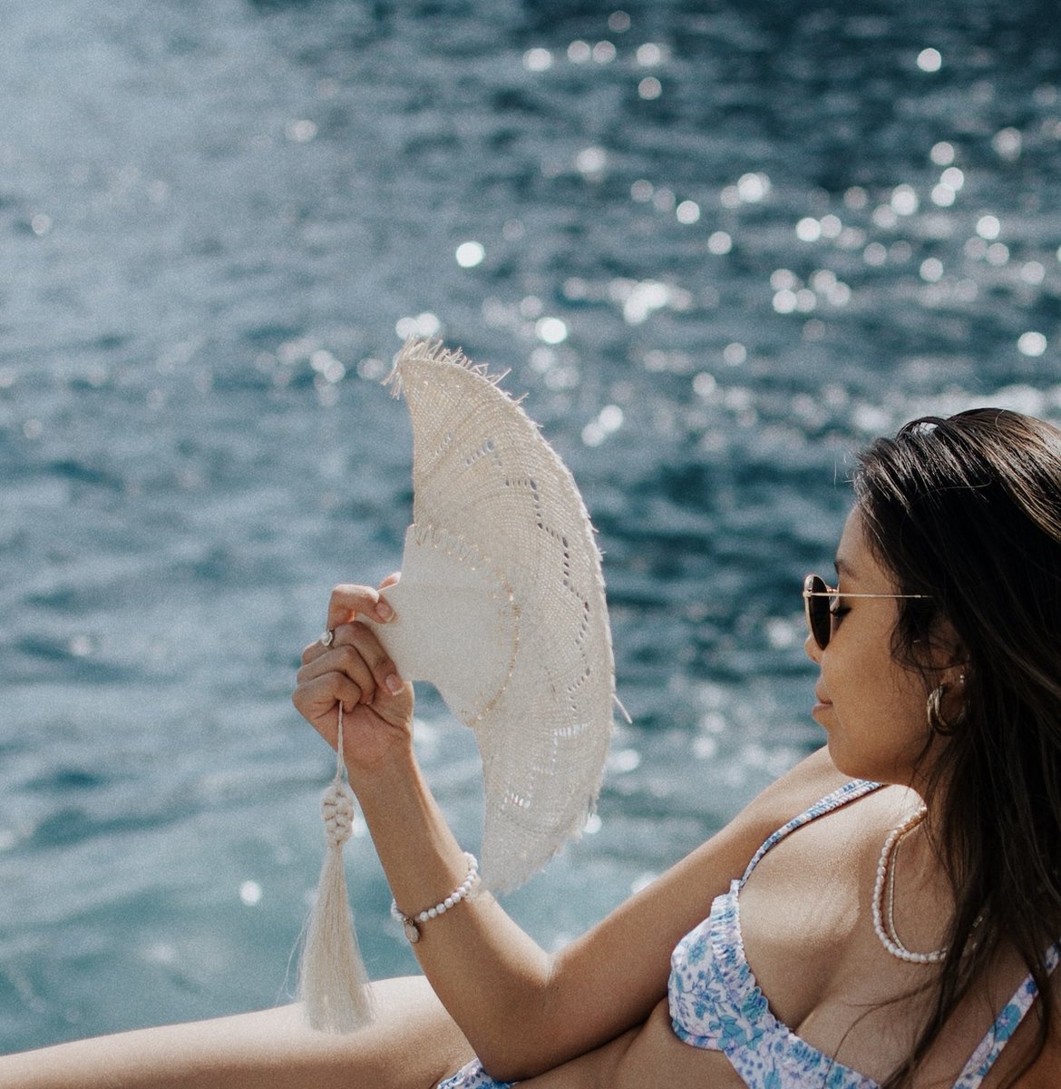 BOHOPHYY's tweet image. We all have that one person in life who stymies all of our gift-giving efforts, either by buying whatever they need or by claiming they don’t want anything. Our hand fans are an exceptional idea 

#abanico
#handfans
#promotionalgifts
#brandmerchandise
#brandmerch