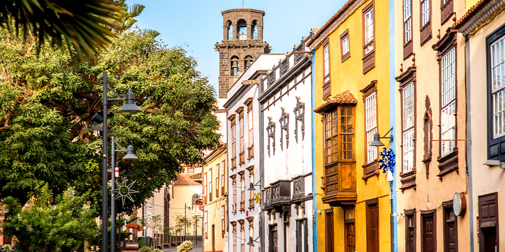 #SanCristobaldelaLaguna è una delle città più belle di #Tenerife e #PatrimonioMondiale dal 1999. 😍

Scopri la Calle de San Agustín e sentiti come se avessi viaggiato indietro nel tempo. 🕰️

👉 bit.ly/3r5dCM3

#VisitSpain #SpainUrban @canarias_es