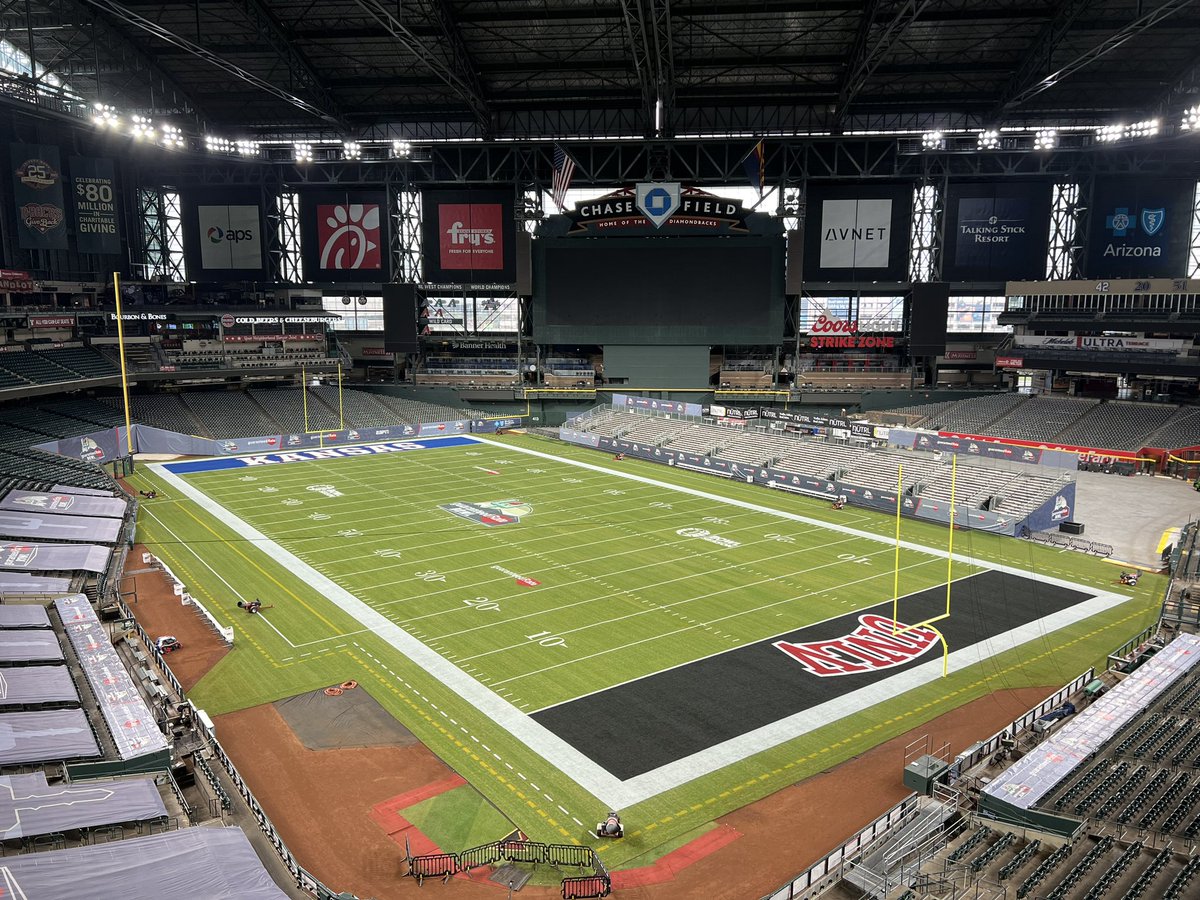 @ChaseField is ready for some football!! Thanks to the @RateBowl for having us out! Good luck to @KU_Football and @unlvfootball tonight! PLAY BALL!!!