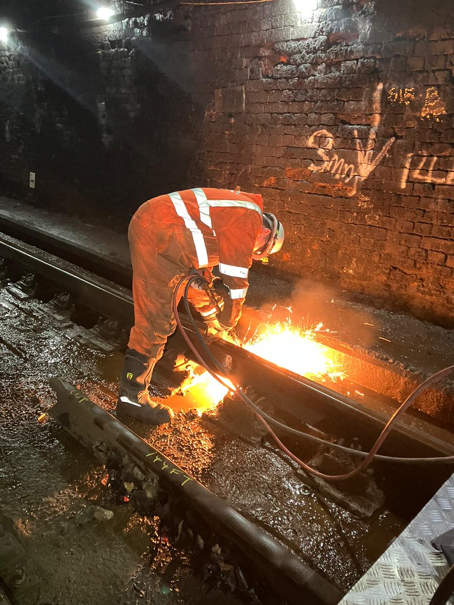 NetworkRailAng's tweet photo. Photos from Ipswich tunnel

Over Xmas Day and Boxing Day we've been replacing 300 metres of old rail and 392 baseplates, which hold the rail

We use special techniques for working in a tunnel

This project will help maintain reliability on @greateranglia

#ChristmasRailWorks https://t.co/m7GyakiPfk