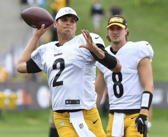 PickensBurgh's tweet image. Who should the Steelers start vs the Seahawks 🤔

Like for Mason Rudolph 

Retweet for Kenny Pickett