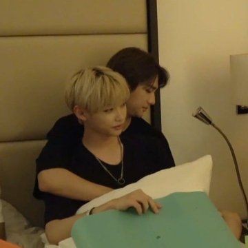 lixiewhore's tweet photo. hyunlix one shot - exile 

felix amaba demasiado a su pareja pero quizá hyunjin no lo amaba tanto y decidió terminar con lo que alguna vez el empezó. https://t.co/vbVjt79kxm
