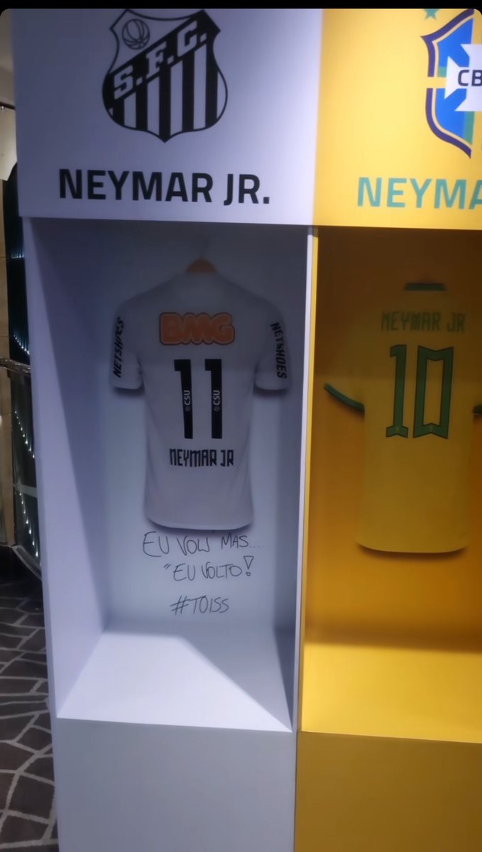 beicolasantista's tweet photo. 🚨Parte da decoração do Cruzeiro do Neymar com exibição dos times que ele joga/jogou.

O detalhe na do Santos🥺

📷 @willa_lyrio https://t.co/GAgfPai4J2