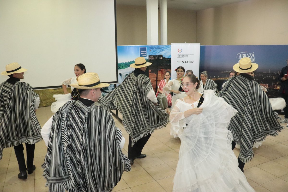 Senatur_Py's tweet photo. 📌🙌🇵🇾Senatur y Municipalidad de Piribebuy presentaron la XXII Edición del Festival Nacional del Poncho Para´i de 60 listas 

#GobiernoDelParaguay https://t.co/Yaf9p6Jimj