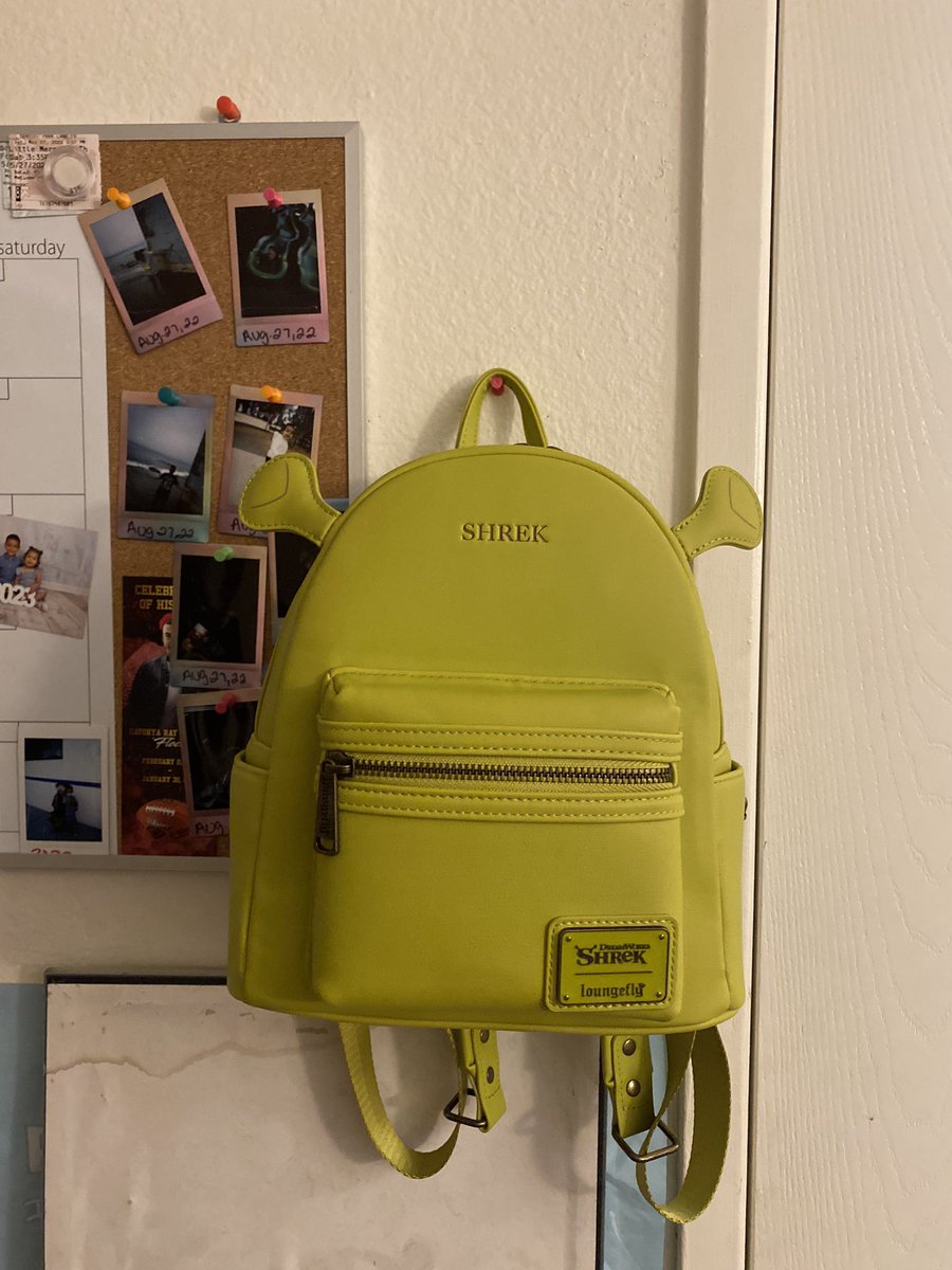 Mamachelsssss's tweet photo. I know y’all are jealous of my new purse https://t.co/0y6282iVpU