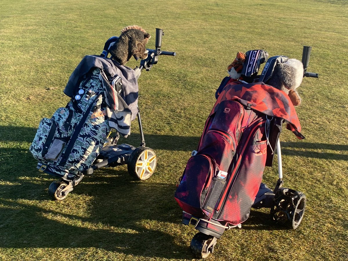 Dry day today, golf course beckoned for us. 

Lucky it was dry though, so, so slow and cold. 

All good though, better than a day on the sofa.
