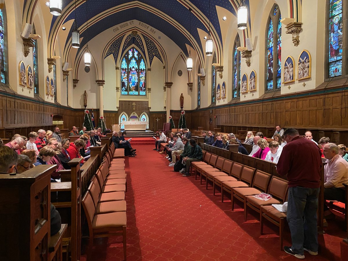 HolyGhostPrep's tweet photo. .@HolyGhostPrep students and their families enjoyed a Christmas prayer service before the students left on their Spiritan Immersion trip to Italy. Enjoy the trip!! #ThinkGlobally #ThinkGhost https://t.co/T43JTMK5Ku
