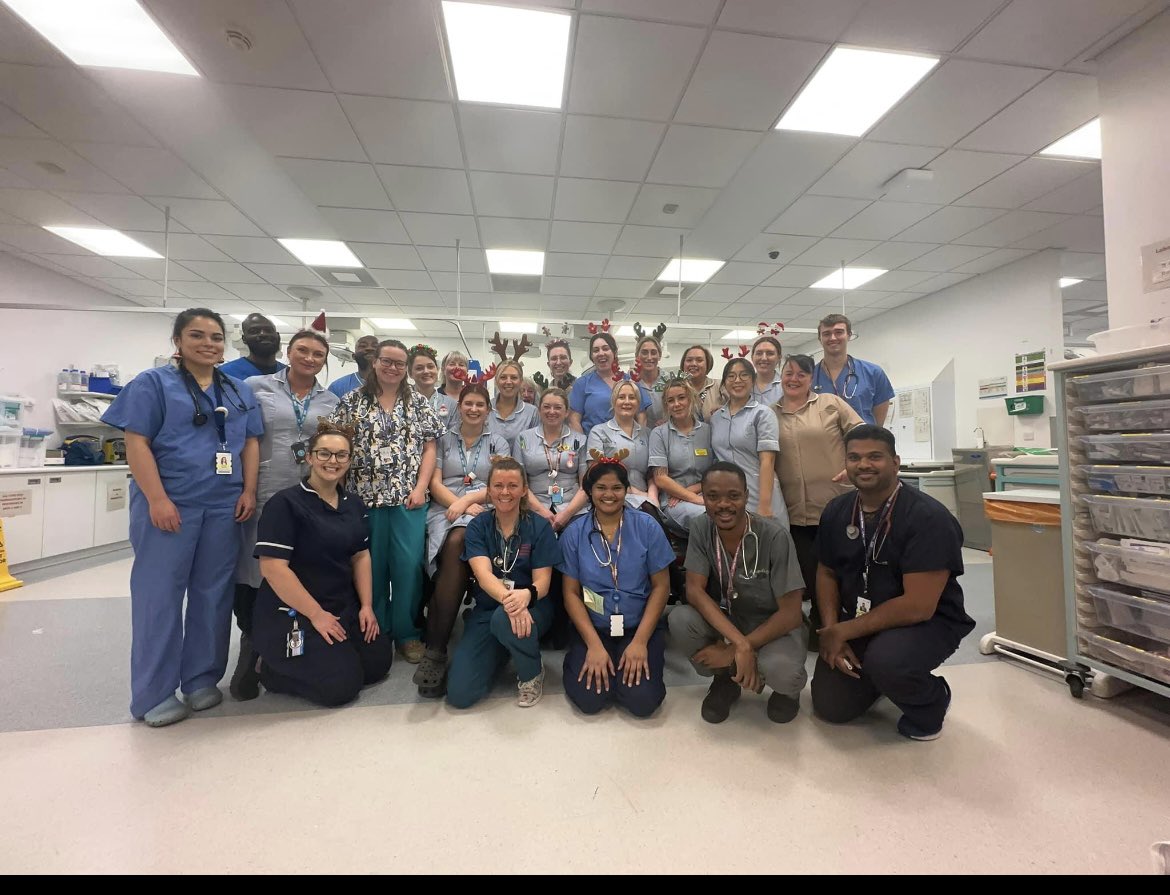 Big thanks to the ED Christmas team.
Working hard and looking after patients rather than spending  time with their loved ones. #teamED #thebest <a href="/NewcastleHosps/">Newcastle Hospitals</a>