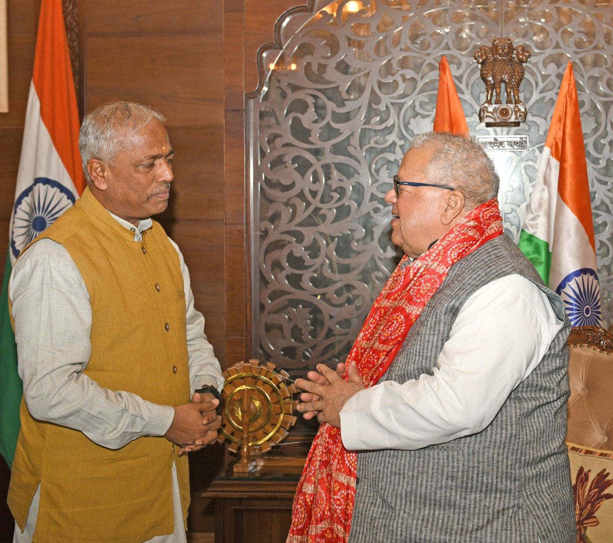 bsm_bharat's tweet photo. राजस्थान के राज्यपाल माननीय श्री कलराज मिश्र जी से भारतीय शिक्षण मंडल के अखिल भारतीय संगठन मंत्री श्री शंकरानंद जी ने भेंट की तथा राष्ट्रीय शिक्षा नीति 2020 के क्रियान्वयन में भारतीय शिक्षण मंडल द्वारा किये जा रहे प्रयासों से महामहिम को उन्होंने अवगत कराया। https://t.co/uK0x9WV3e8