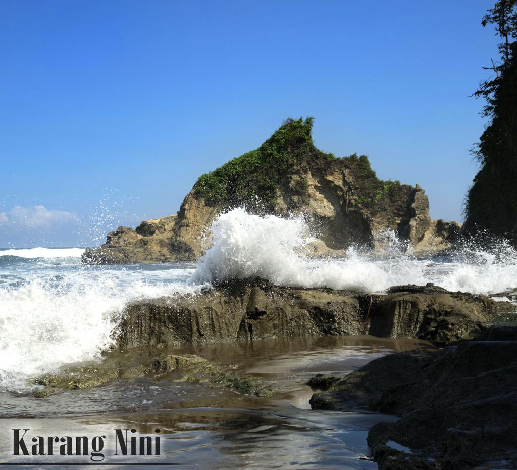 TopiToo's tweet image. Pangandaran beach
