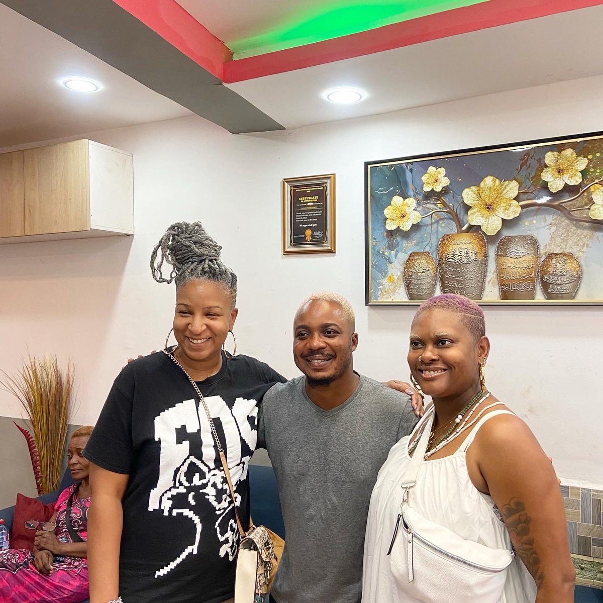 saminydebarber's tweet photo. From USA, Los Angeles to Accra
My two beautiful sisters visited our office for their perfect touch.

It's was all smiles,
Hope to see u again soon 
#Ghana #Haircut #Ghanabarbers 
#Saminycutz #specialcutz #TourismandArts #Saminydabarber https://t.co/ac9xy1Td5a