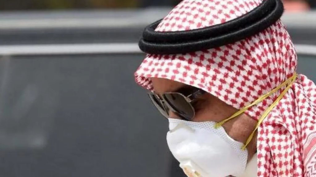 Daif_kw's tweet photo. خبراء الصحة ينصحون: عودوا إلى ارتداء #الكمامة

• بعد الانتشار الواسع لـ #المتحور_الجديد من #فيروس_كورونا https://t.co/b0bs4FP9Ht