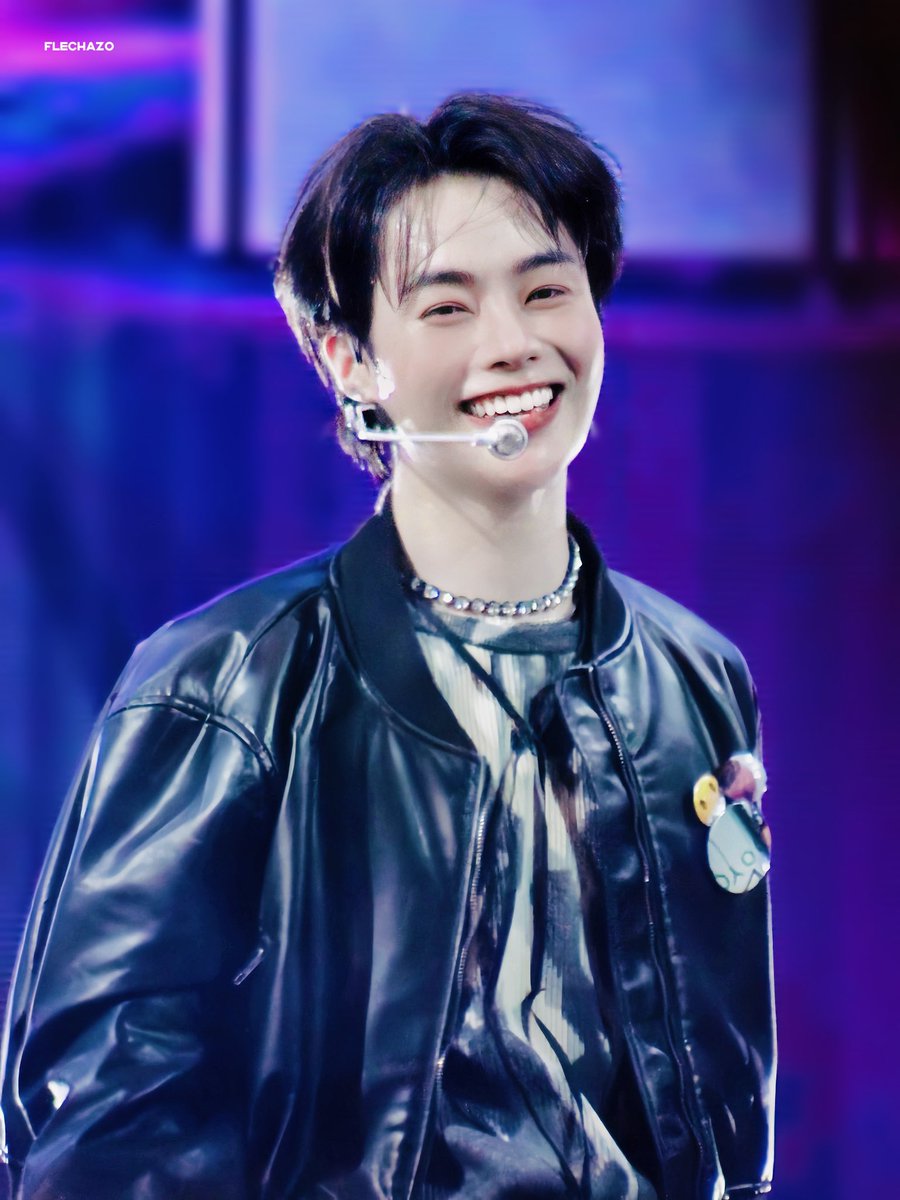 flechazo84's tweet photo. HQ] 231223 HOZO FESTIVAL

Để lên một bài để người ta biết mình là người Việt 👀 Có ai để ý mấy tấm mình chụp Hanbin đều nhìn cam hong 🤣 Mê

#템페스트 #TEMPEST
#한빈 #HANBIN https://t.co/WDXBXr4SVX