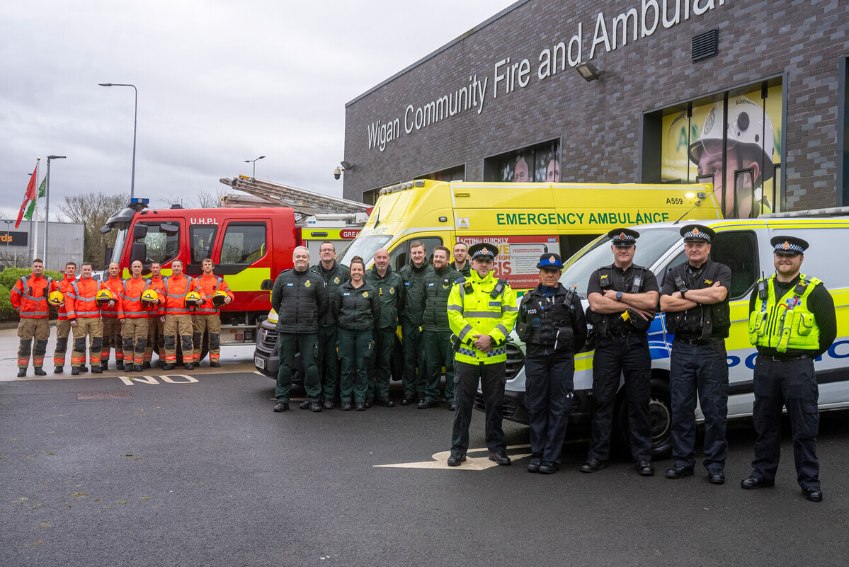 These are the dedicated emergency workers working in #Wigan over the festive period.
They’ll be fighting fires, saving lives and protecting communities from crime.
They should not face abuse and attacks when doing their job.
Take care of those that are taking care of you 🚒🚔🚑