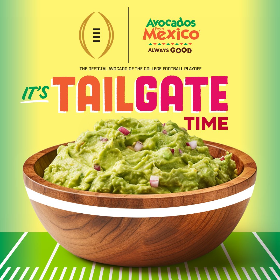CFBPlayoff's tweet photo. Transform your homegating to #GuacGating 🥑 with delicious Avocados From Mexico (@AvosFromMexico), the official avocado of the #CFBPlayoff! #AlwaysGood

🏈🏆 https://t.co/Lc2piPwewN