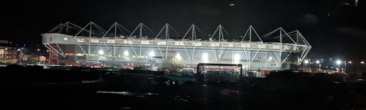 NDLane1's tweet photo. @NickDav26 glad to see the back of this place #StMarys Long drive home @SwansOfficial 

Wanting a wave from #RussellMartin was the last straw after singing for a player who had about 2 touches #YanickBolasie 

By 2nd of Jan we could be drawn even more into a relegation battle https://t.co/P4XXLsKY65