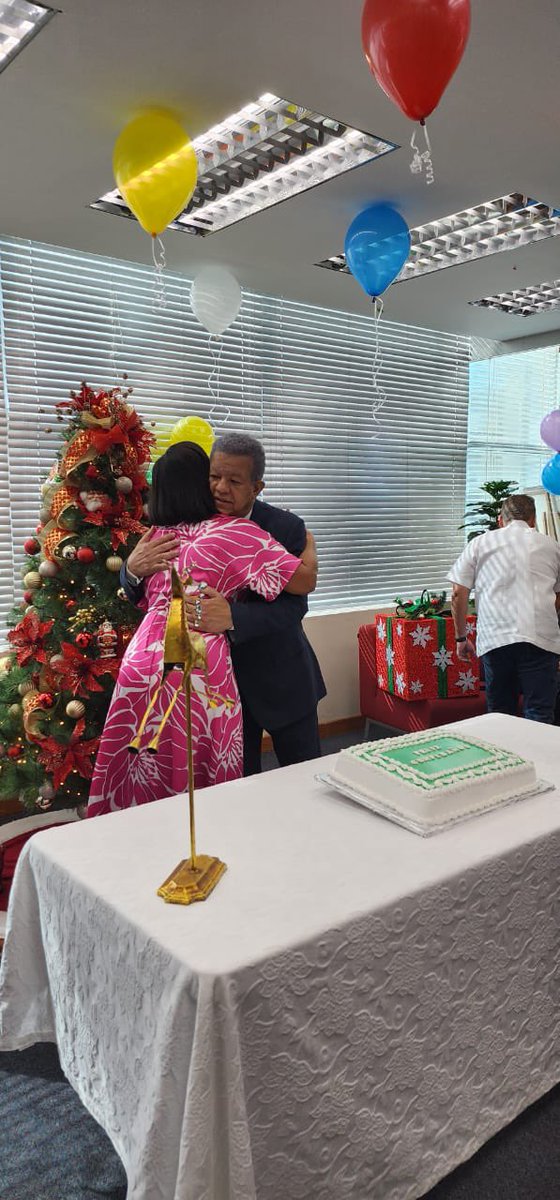Hoy celebramos el cumpleaños de quien ha tenido el honor de liderar nuestra nación en tres ocasiones como presidente. Le enviamos nuestros mejores deseos en este día tan significativo.

¡¡Felicidades presidente!!

<a href="/LeonelFernandez/">Leonel Fernández</a> 
#SerapFp
#FuerzaDelPueblo