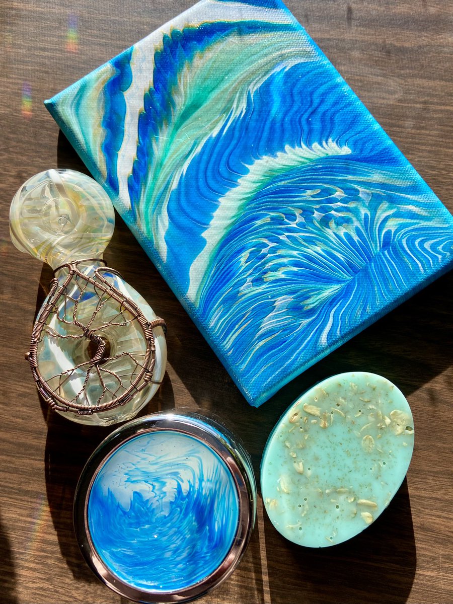 theSMITHST0NIAN's tweet photo. ✨HOLIBLAZE GIVEAWAY✨

Winner receives fluid painting, fluid jar, peppermint eucalyptus soap from Aut, AND tree of life pipe from me🫶

TO ENTER
Follow @Ky_sHandDesigns &amp; @autumn_dobbs13 
Like, rt &amp; tag a stoner or one of us in the comments🖤
21+ https://t.co/RtsvN2OVWr