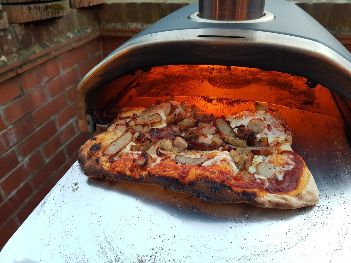 RMS_Electrical's tweet photo. Using up those Christmas leftovers... hope everyone's having a relaxing boxing day!
🌲😁🍻🍕 https://t.co/AJRbcQNput