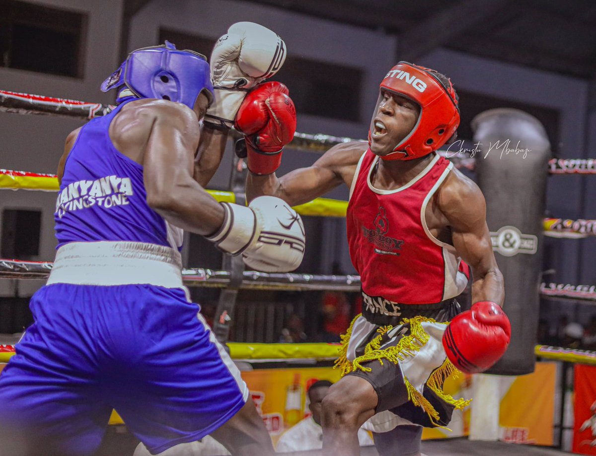 #UBCL Finals 🔴Kimera Moses is the new champion after a 4:1 split win against 🔵Matovu Livingston ⬆️ Youth 57Kgs
#UBF