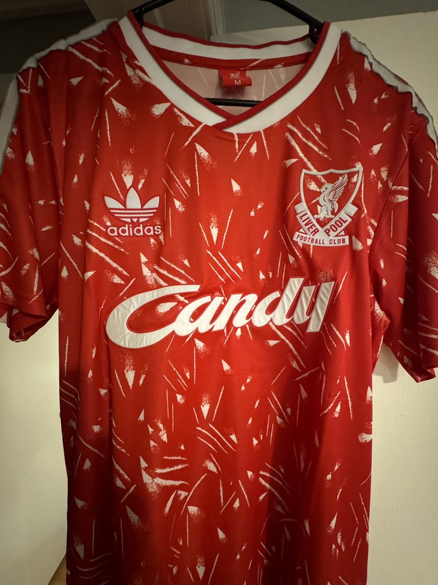 btpittsenbarger's tweet photo. @NBCSportsSoccer one of my best friends got me a classic 89/90 Ian Rush shirt #MyPLMorning https://t.co/VJdqonpE0A