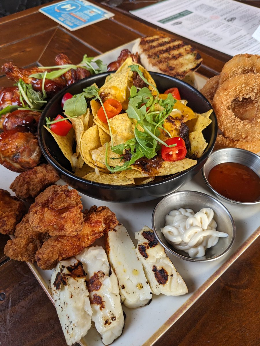 Euthumia's tweet image. Nincs elég maradék a hűtőben #devan
De hát találka volt, így #ennijó
 #day26
#teamxmas