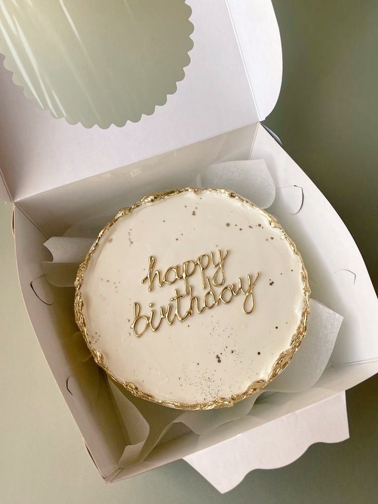 stolemylov's tweet photo. Se que llevo una eternidad sin pasarme por aquí, pero quería aprovechar hoy para pasarme a saludar porque...¡Es mi cumple! 🎂✨

Y como el año pasado hice...me gustaría invitaros a tarta!! 🩷

#freerol https://t.co/petsionEkQ