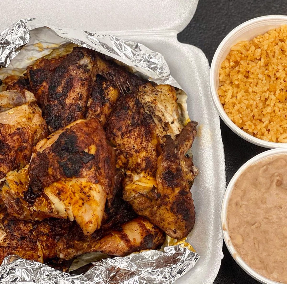 Holiday hangover? Let Taqueria El Rey take care of dinner tonight. Chicken dinners, tacos, burritos, tortas, and more 5pm-10pm. Come wash it down with some Chela Familiar or Mi Gente! 

#detroittacos #tacosandbeer #beerandracos #corktowndetroit #southwestdetroit #mibeer