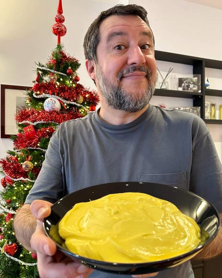 Qualcuno dica a quest'uomo che dovrebbe governare un paese. #MatteoSalvini
