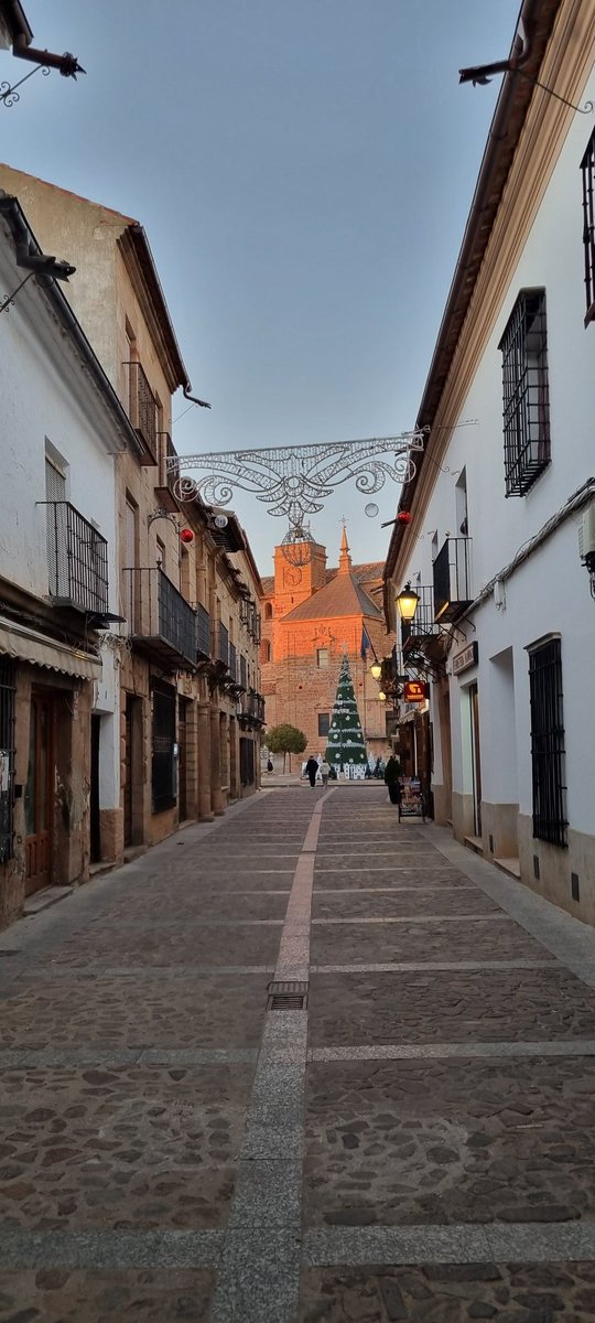 Lezo722's tweet photo. La superioridad estética del atardecer en la piedra https://t.co/cIIhXTcf1K