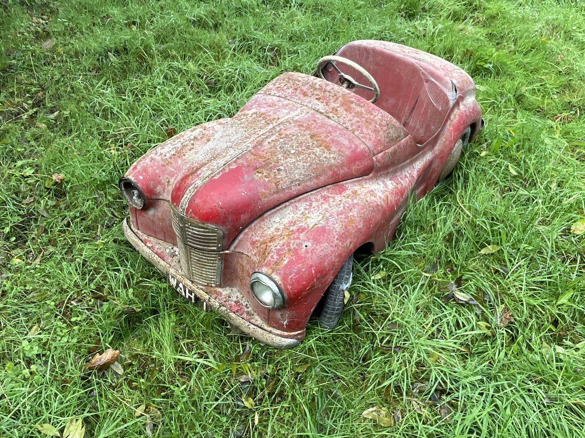 UKREST0RATI0N's tweet photo. #goodwood #originalj40
#onlyoriginalonce #originalcar #originalj40pedalcar #britshpedalcar #austinj40 #propertoy #childrenstoy #toy #pedal #race #redj40 #tartanred #pedalcar #redj40pedalcar #childpedalcar #christmas2024present https://t.co/rAlHfFeLEh