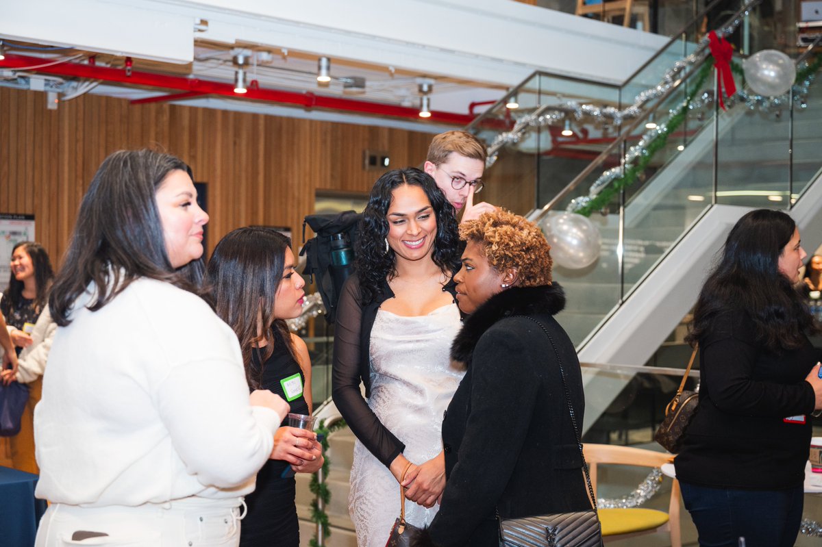 Closing the year out with a holiday party celebrating diverse communities in VC with @BLCKVC @SomosVC_ @FamiliaVc @StartOut & Queer VC was amazing! Huge thanks to the SF @CapitalOneCafe for hosting us. Here's to much more of this in 2024 🚀