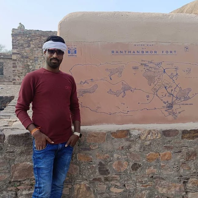 imraghuveer75's tweet photo. जीत लो हर लम्हा बीत जाने से पहले
लोटकर यादे आती है  वक़्त नहीं ✍️😊
 #Raghuveerverma https://t.co/2RgElFSF53
