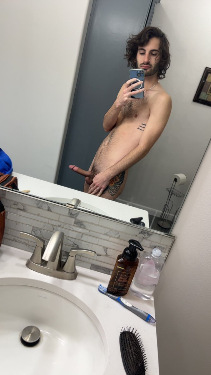 thekingswit_45's tweet photo. Does this qualify as “boyfriend dick”? https://t.co/XyLmmfMkbu