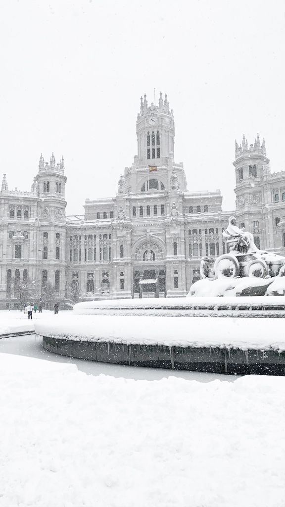 Plaza de Cibeles in Madrid is a captivating square that seamlessly blends history, culture, and architectural grandeur. At its heart stands the iconic Cibeles Fountain, adorned with the goddess Cybele, symbolizing fertility and nature.

Photo 📸: <a href="/alevision/">AleVision</a>.co
#roboair #robo