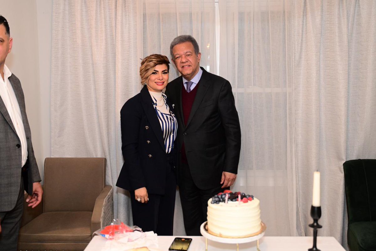 En este día especial, quiero expresar mis más sinceras felicitaciones por su cumpleaños. Su liderazgo, dedicación y visión han guiado nuestra nación hacia un futuro próspero. Que este año esté lleno de éxitos y logros, inspirando a muchos a seguir su ejemplo de servicio y