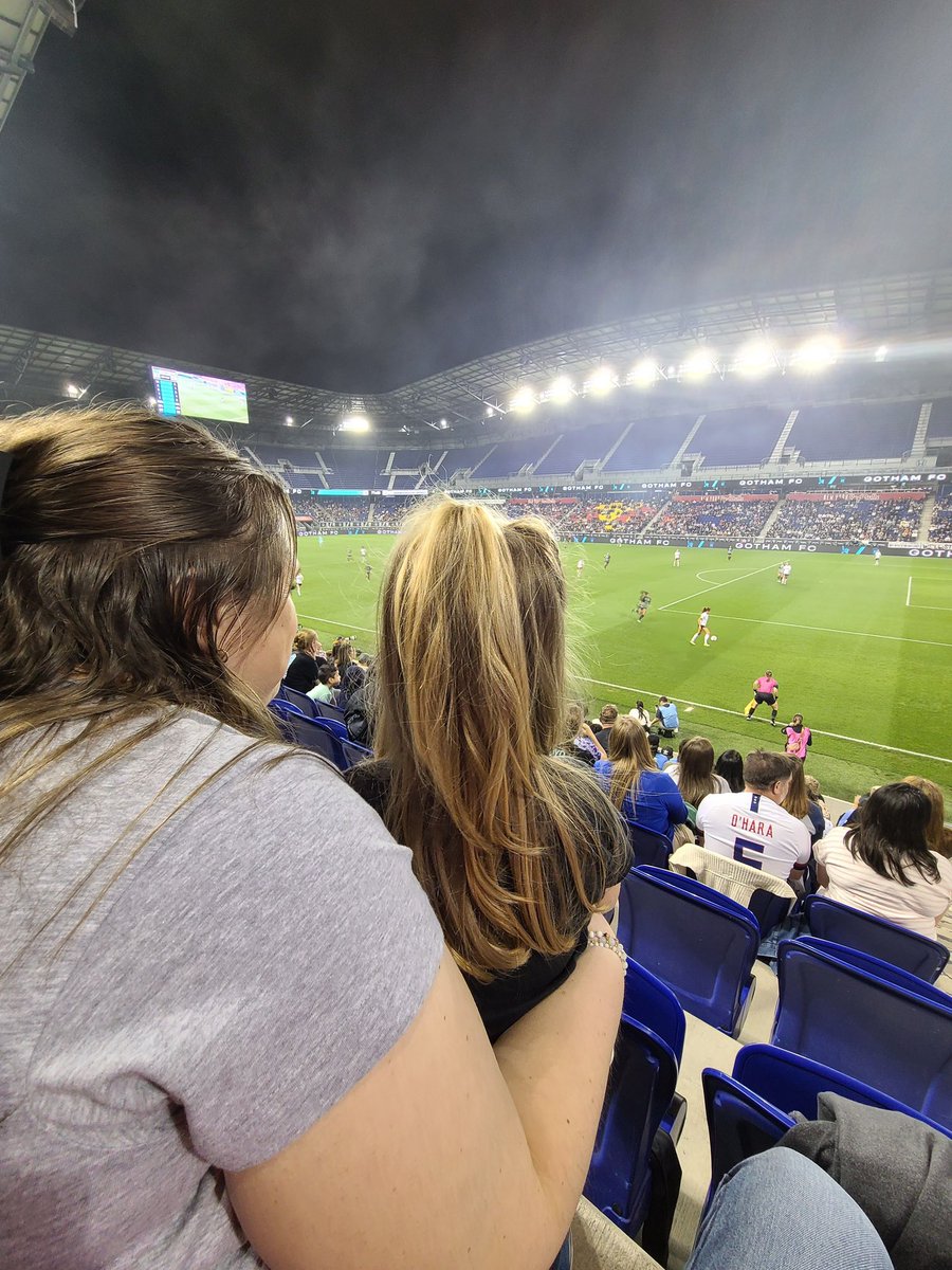 Supporting bringing #NWSL to the #CLE today, so we can go to so many more amazing NWSL games! @cleprosoccer #LoyalCLE #NWSLtoCLE