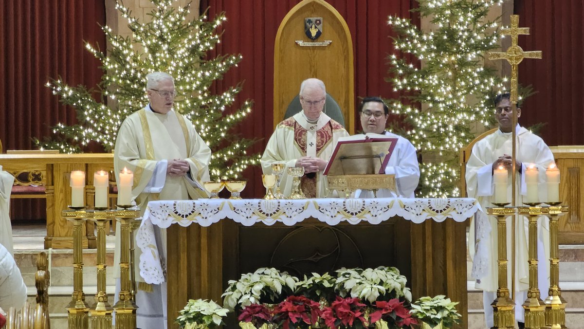 Archbishop Smith: The announcement of the birth of Christ tells us what is needed is God’s peace, a deep and permanent healing of hearts and minds. Only in this way will people find the way back to one another. 

Read homily: caedm.ca/christmas-midn…