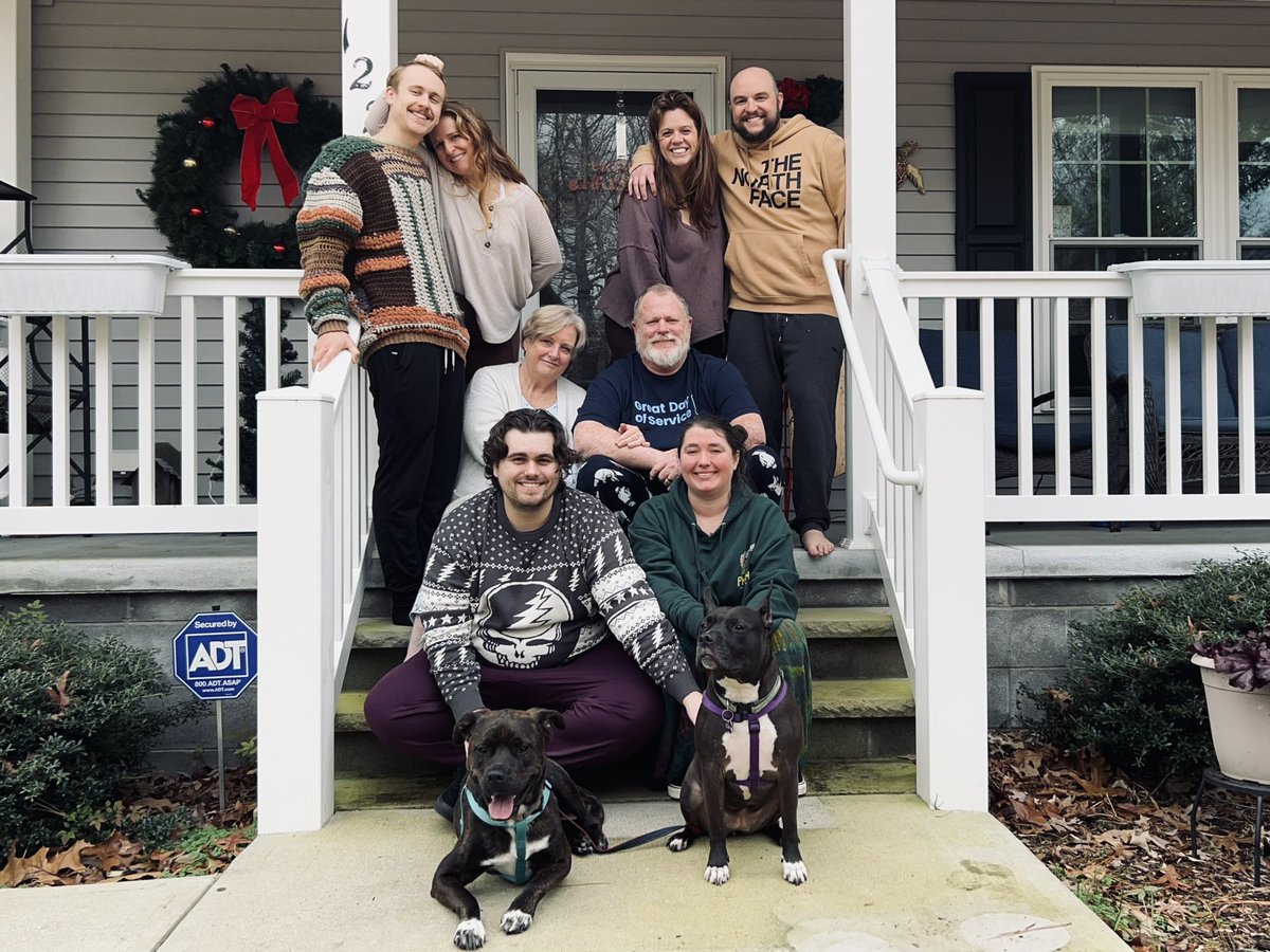 bayrides's tweet photo. Merry Christmas and Happy Holidays from my family to yours https://t.co/KhePnaZlBi