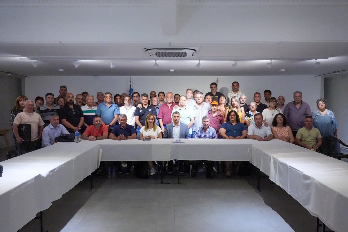 📍La CTA y la CGT se reunieron con legisladores nacionales de Mendoza

👉🏽En el encuentro se compartió una profunda preocupación por el impacto negativo que tendrá el DNU impuesto por Javier Milei en trabajadores y trabajadoras, además del rechazo por considerarlo inconstitucional