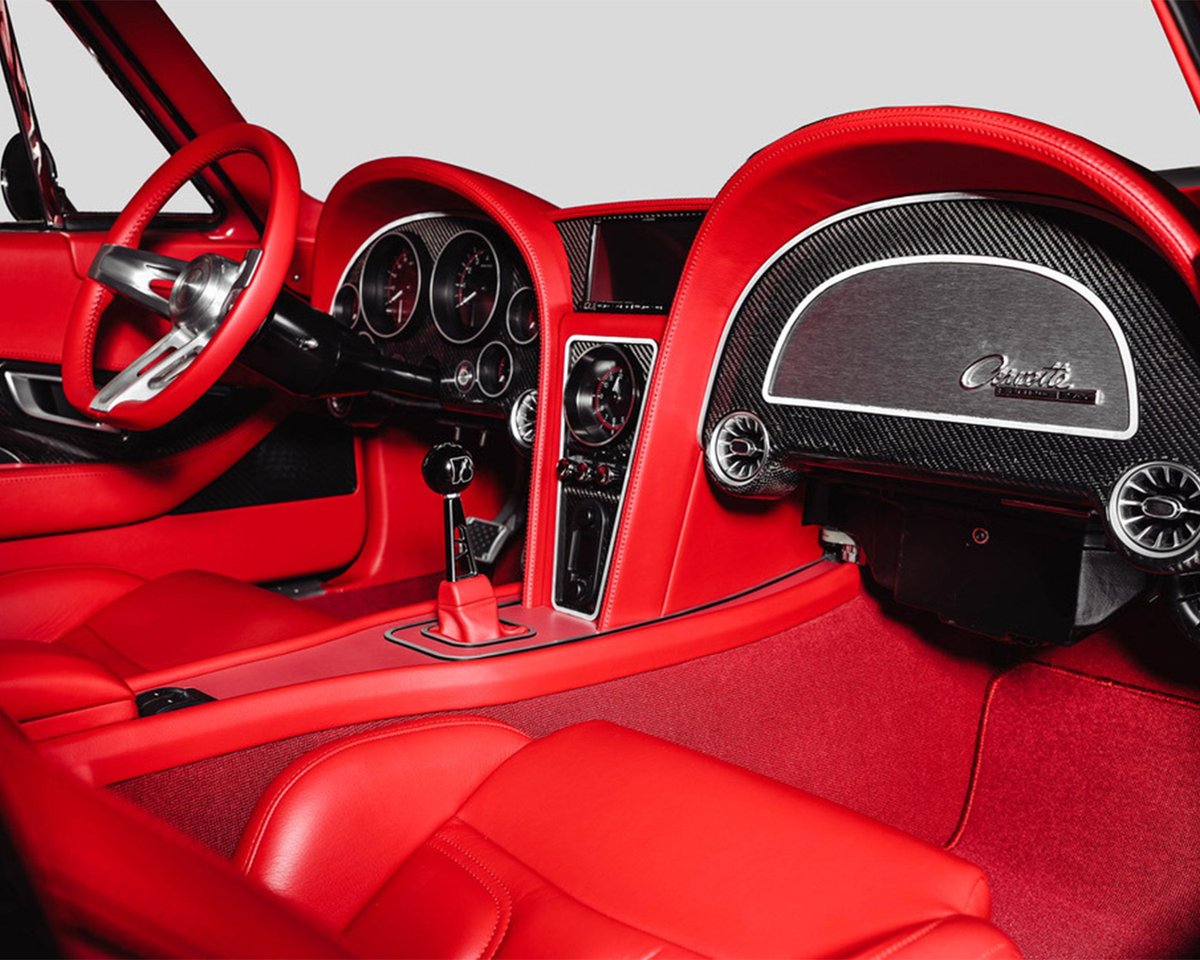 Barrett_Jackson's tweet image. Powered by a #Wegner Automotive #LS9 engine with an LT4 crank and a #Magnuson Heartbeat TVS 2300 low-profile #supercharger, it will cross the auction block with No Reserve at WestWorld of #Scottsdale January 20-28.

Learn More: bit.ly/SD24TW-1963Cus…