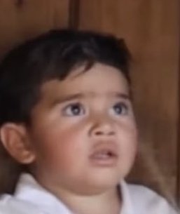 PrincesaGrum0sa's tweet photo. @jukilopi_layer @William270254 Bien horrible la kimby con razón el juanete está horrendo, el juenete si párese un pug la nariz y los ojos https://t.co/RUKpqbTIgC