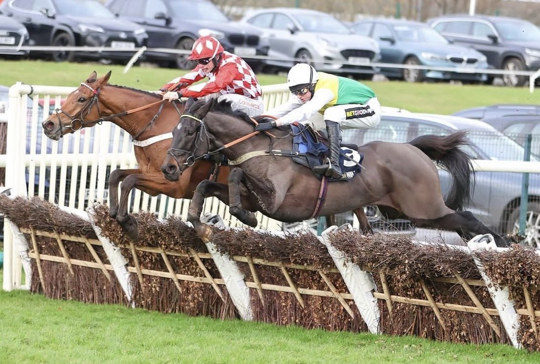 🔴⚪️ Jango Baie ⚪️🔴

Ecstatic to have purchased my first Grade 1 winner today <a href="/AintreeRaces/">Aintree Racecourse</a>

Massive well done to winning connections 
Trainer: <a href="/sevenbarrows/">Nicky Henderson</a> 
Owner: Countrywide Park Homes
Jockey: <a href="/james_bowen_/">James Bowen</a> 

Purchased after finishing 2nd in his <a href="/irishp2p/">p2p.ie</a> for <a href="/mickgoff5/">Michael goff</a>